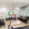 Отель H Homestay - 500Mbps Wifi, Full Astro & Private Parking, фото 2