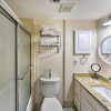 Отель Hilton Head Island Condo w/ Deck: Walk to Beach!, фото 6