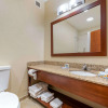 Отель Comfort Inn & Suites, фото 8