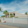 Отель Villa de Leon Suitable for 14 Persons 5 Bedrooms 5 Bathrooms, фото 1