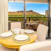 Отель 2 Bedroom on the 9th Floor with Diamond Head Views | 1 Block To Beach | Free Parking & Wifi, фото 28