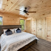 Отель Stargazer Chalet 5 Bedroom Cabin by Redawning, фото 30