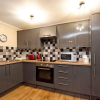 Отель Grand Mansion, 9-double Bedroom and Free Parking, фото 18