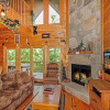 Отель Bear Country Cabin, 2 Bedrooms, Sleeps 6, Private, Foosball, Hot Tub, фото 8