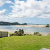 Отель Roberts Retreat - Mangawhai Holiday Home, фото 9