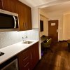 Отель Holiday Inn Express Suites Newmarket, фото 21
