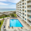 Отель Destin on the Gulf 501 is a Beautiful Gulf Front 5th Floor with Free Beach Service by RedAwning, фото 15