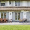 Отель Luxueuse Chaumiere 4 Chambres Avec Jardin в Туржевиле