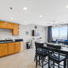 Отель Splash Resort by Book That Condo, фото 30