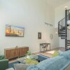 Отель 1 BR Loft Views King Beds Shop Dine 4053, фото 22