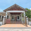 Отель OYO Home 90448 Nurbayu Guest House, фото 17