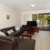 Отель Unit 9 Marcoola Shores 1 Flindersia Street Marcoola, 500 BOND, LINEN INCLUDED, фото 2
