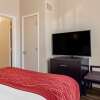 Отель Comfort Inn & Suites near Six Flags, фото 41