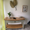 Отель Crowthorne House, Beautiful Home for 8 Guests, Cul-de-sac With Private Driveway, фото 2