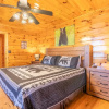 Отель Comfort Cabin Bearway To Heaven - w Private Hot Tub, фото 3