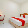 Отель RedDoorz Plus near Ciputra World Kuningan 2, фото 23