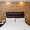 Отель Bayside Hotel & Self Catering 110 West Street, фото 2