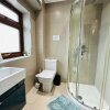 Отель Spacious 6 Bed House in Wembley, фото 12