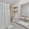 Отель Stylish 1BR Near UT Highland Evonify, фото 10