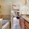 Отель 4BR/3.5BA Remarkable Bear Hollow Townhome by RedAwning, фото 19