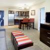 Отель Staybridge Suites Stone Oak, an IHG Hotel, фото 3