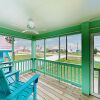 Отель Brand-new Getaway W/ Screened Porch - Walk To Bay! 2 Bedroom Home, фото 13