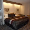 Отель Pleasant Stay Inn & Suites, фото 21