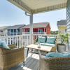 Отель Carolina Beach Lakefront House: Walk to Beach!, фото 15