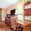Отель Clarion Inn & Suites University Center, фото 7