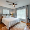 Отель Relax Central in Houston, 10 Mins to Galleria, Work-cation, 4 Bdrms, 3 Baths, фото 20