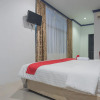 Отель RedDoorz near RSUD Embung Fatimah Batam, фото 6