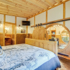 Отель Hobbit-themed House on 6 Acres in Cosby, фото 19