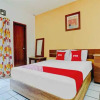 Отель OYO 90293 Guest House Cigadung 9a, фото 12