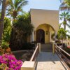 Отель Outstanding Beachfront for up to 15 People: Villa Delfines в Сан-Хосе-дель-Кабо