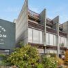 Отель 2BR 2BA The Ballard Modish Seattle Location With Rooftop View, фото 1