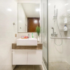 Отель New Modern & Serene 2BR Apt Connected to Mall, фото 24