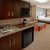 Отель Holiday Inn Express and Suites Columbus Edinburgh, an IHG Hotel, фото 24