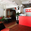 Отель Red Inn Court - Hostel, фото 2