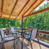 Отель Rays Chalet - Unique and Cozy Riverfront Home!, фото 15
