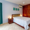 Отель 2-Bedroom Condo with Ocean View and Pool, фото 6