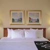 Отель La Quinta Inn & Suites by Wyndham Tampa Fairgrounds - Casino, фото 22