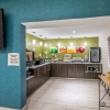 Отель Comfort Inn & Suites Midtown, фото 12