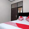 Отель OYO 950 Steze Kost Syariah, фото 3