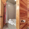 Отель Marlenes Hideaway 3 - Three Bedroom Cabin, фото 9