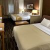 Отель Quality Suites Near West Acres, фото 48