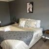 Отель Charming 4-bed House in Cheltenham, Free Parking, фото 7