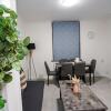 Отель Cozy 2 bed Apt with Private Garden в Лондоне