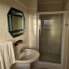 Отель Savoy Lodge With Breakfast Included - Budget Triple Room 5, фото 10