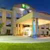 Отель Holiday Inn Express Suites Beeville, an IHG Hotel, фото 20