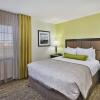 Отель Candlewood Suites Indianapolis Airport, an IHG Hotel, фото 3